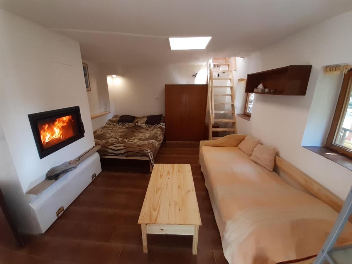 Holiday Home Zajicovi Rabyne Kültér fotó